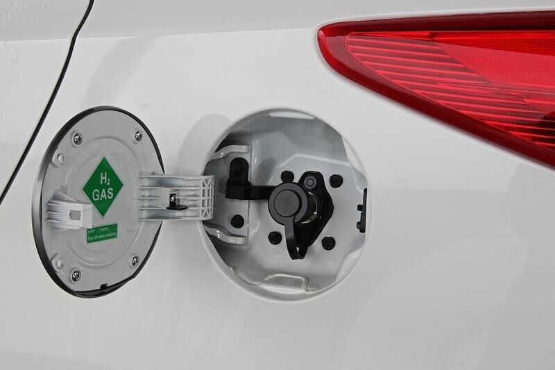 Der Brennstoffzellen-Tankstutzen des Hyundai ix35 Fuel Cell