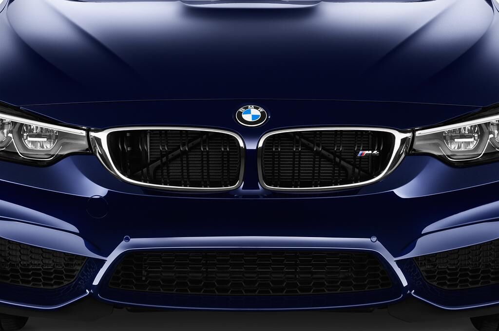 BMW M4 (Baujahr 2018) - 2 Türen Kühlergrill und Scheinwerfer