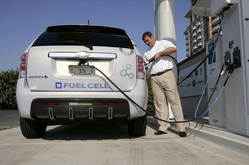 Das Betanken eines Brennstoffzellen-Fahrzeuges ist problemlos