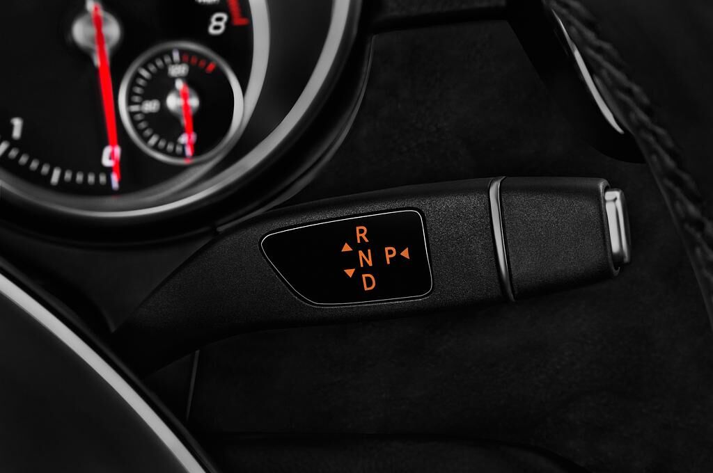 Mercedes GLE (Baujahr 2018) - 5 Türen Schalthebel