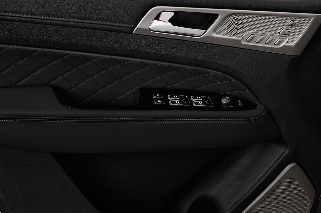 Ssangyong Rexton (Baujahr 2018) Sapphire 5 Türen Bedienungselemente Tür