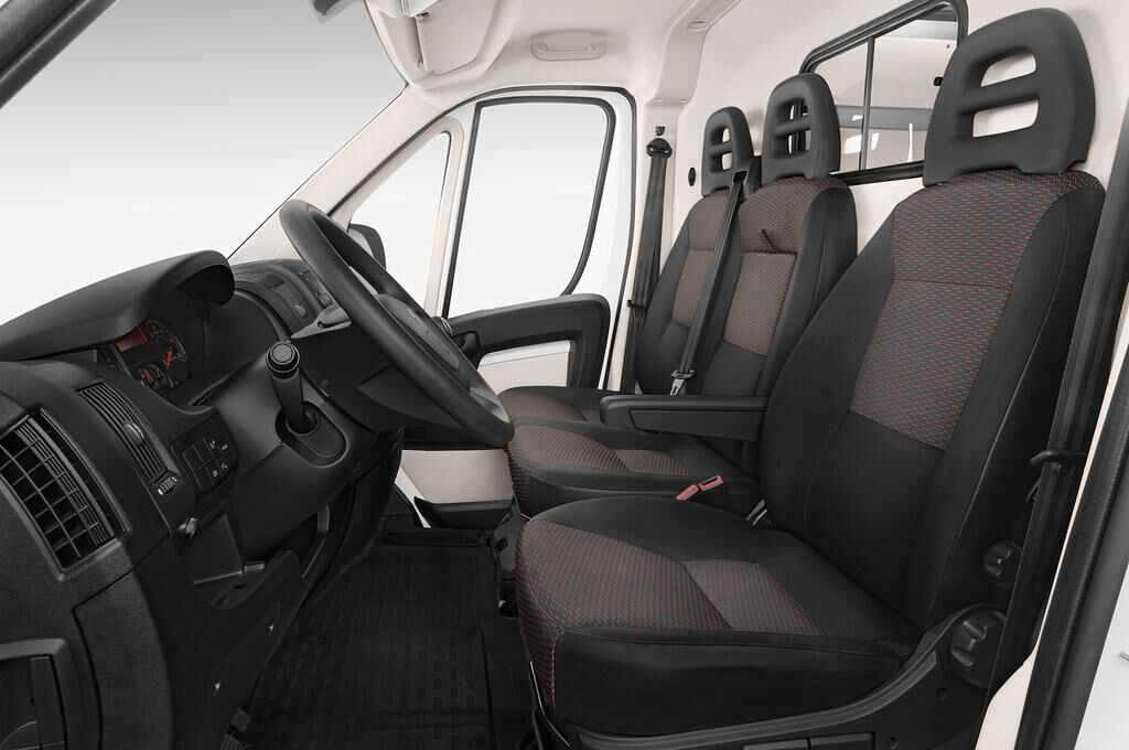 Peugeot Boxer (Baujahr 2018) - 4 Türen Vordersitze