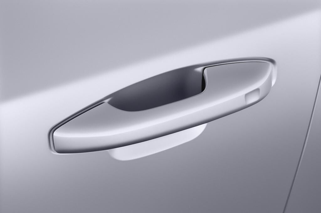 Volvo XC40 (Baujahr 2018) R-Design 5 Türen Türgriff