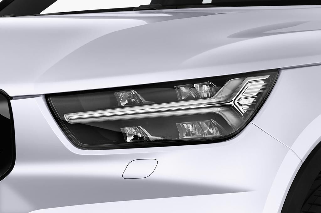 Volvo XC40 (Baujahr 2018) R-Design 5 Türen Scheinwerfer