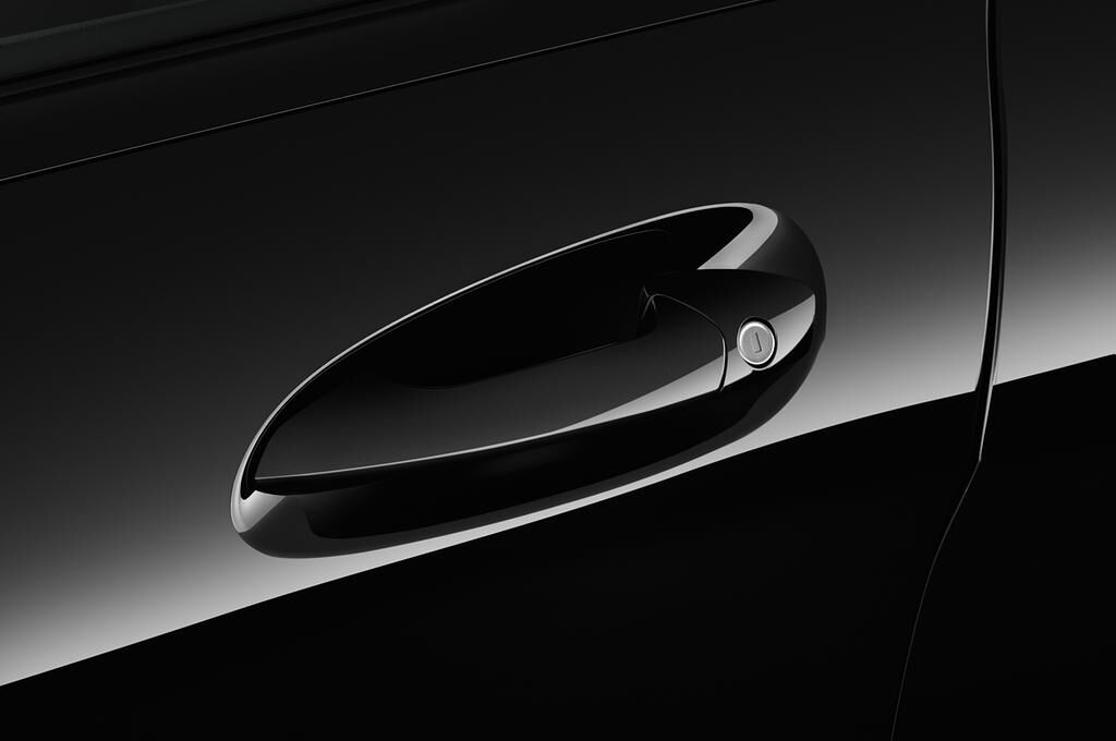 Mercedes CLA Coupe (Baujahr 2018) Urban 4 Türen Türgriff