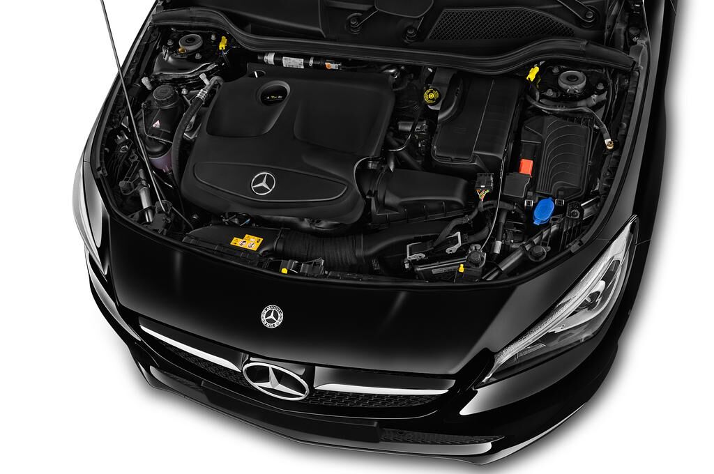 Mercedes CLA Coupe (Baujahr 2018) Urban 4 Türen Motor