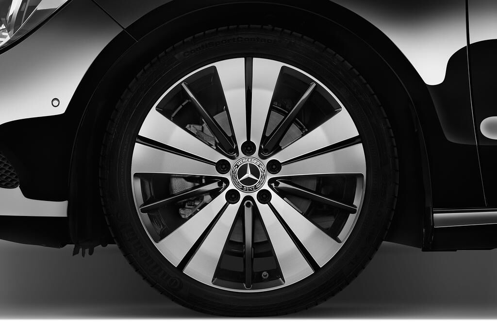 Mercedes CLA Coupe (Baujahr 2018) Urban 4 Türen Reifen und Felge