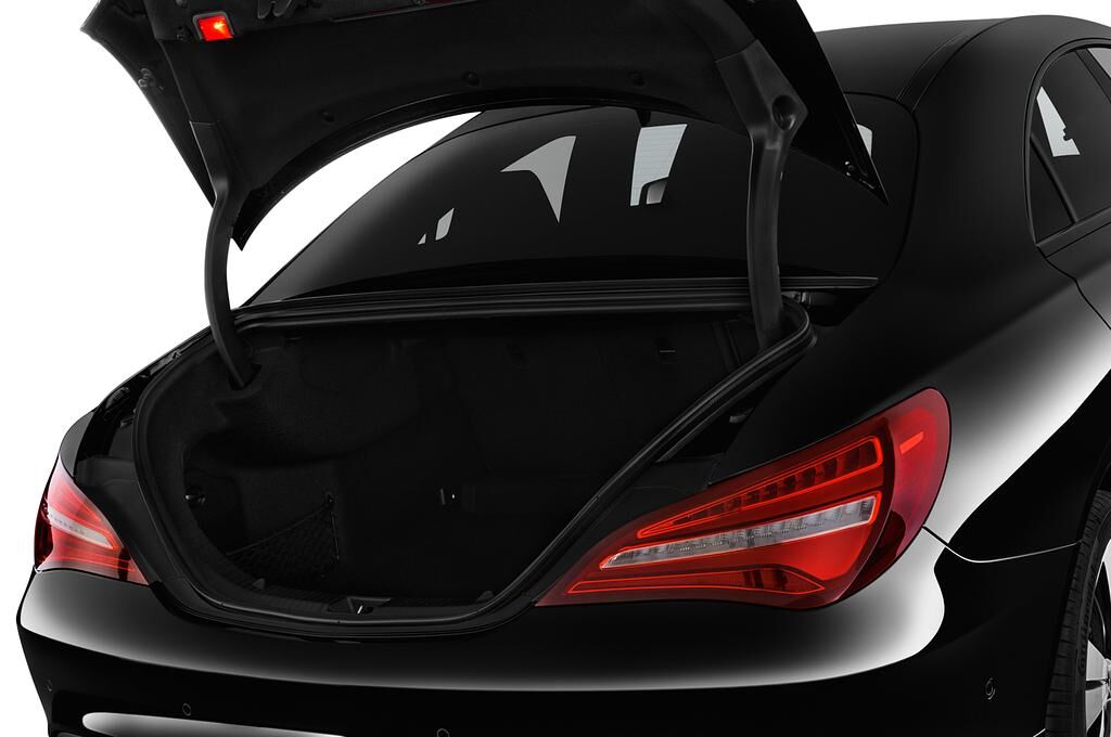 Mercedes CLA Coupe (Baujahr 2018) Urban 4 Türen Kofferraum