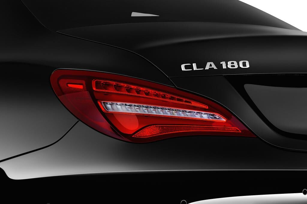Mercedes CLA Coupe (Baujahr 2018) Urban 4 Türen Rücklicht