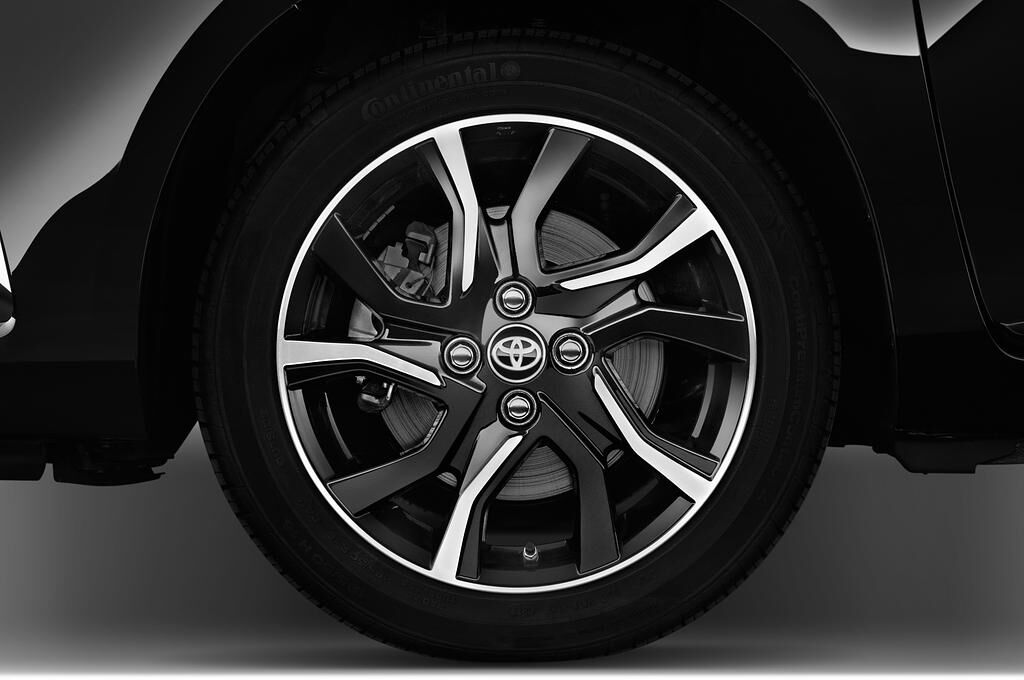 Toyota Yaris (Baujahr 2018) Team Deutschland 5 Türen Reifen und Felge