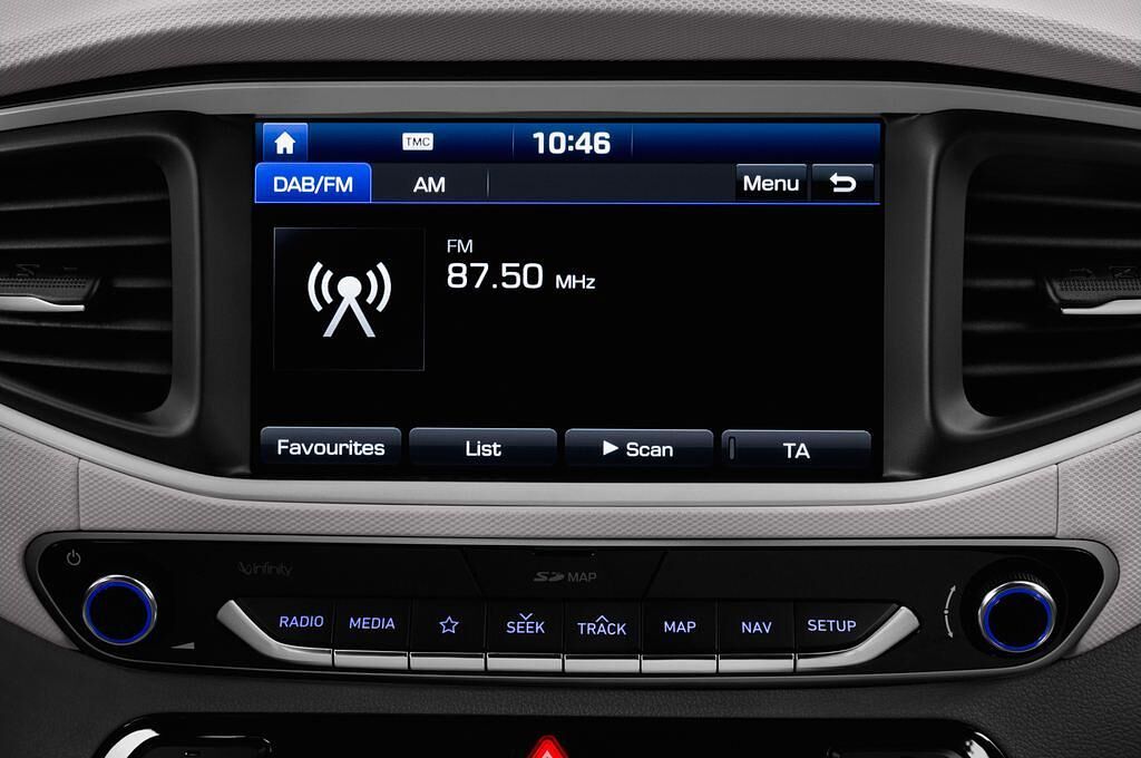 Hyundai IONIQ plug-in Hybrid (Baujahr 2017) Premium 5 Türen Radio und Infotainmentsystem