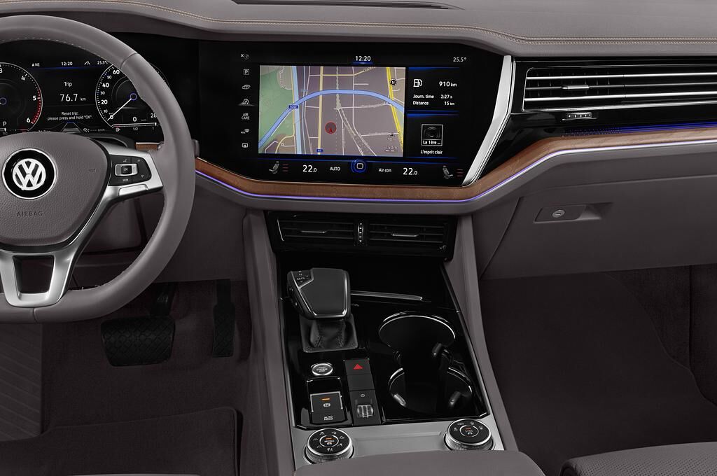 Volkswagen Touareg (Baujahr 2018) Design-Paket Atmosphere 5 Türen Mittelkonsole
