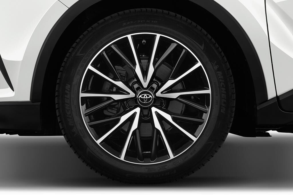 Toyota C-HR (Baujahr 2018) Team Deutschland 5 Türen Reifen und Felge