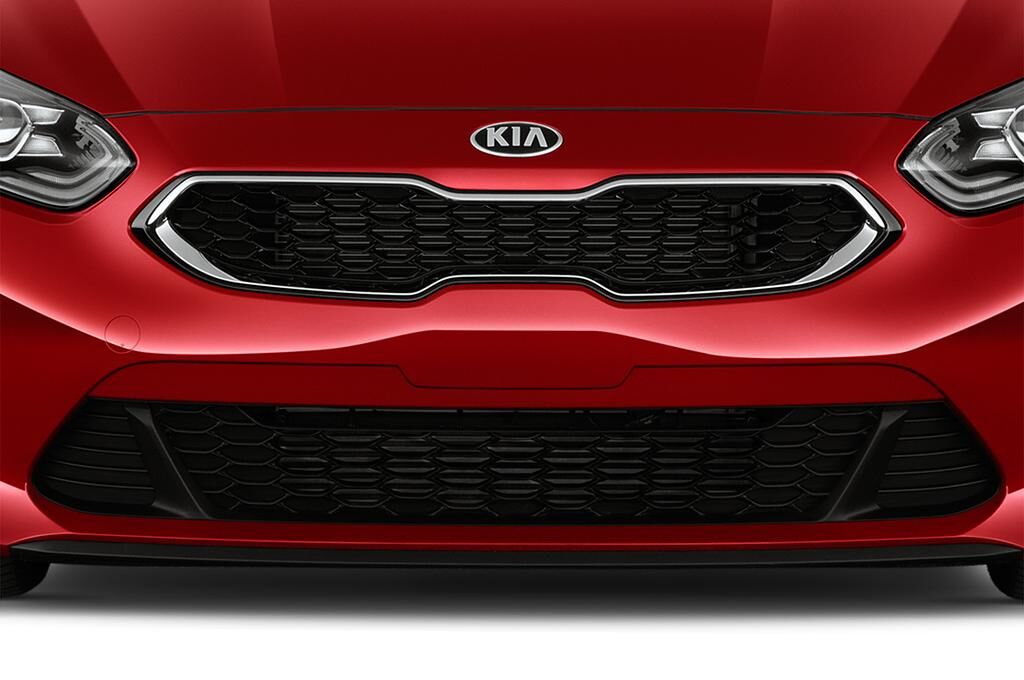 KIA Ceed (Baujahr 2019) Spirit 5 Türen Kühlergrill und Scheinwerfer