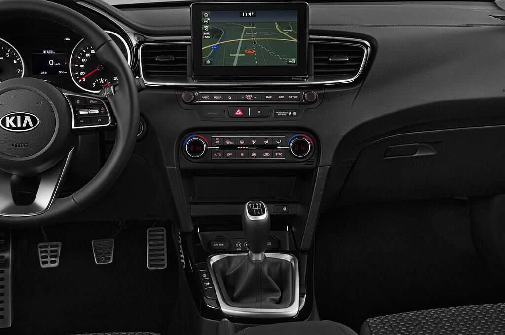 KIA Ceed (Baujahr 2019) Spirit 5 Türen Mittelkonsole