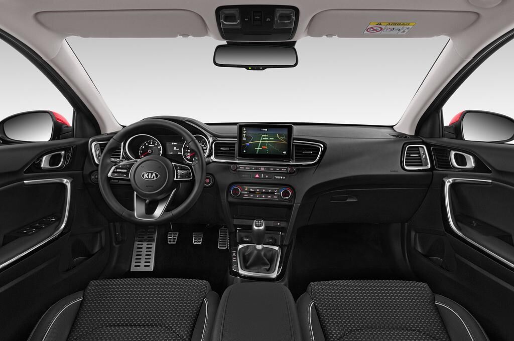 KIA Ceed (Baujahr 2019) Spirit 5 Türen Cockpit und Innenraum