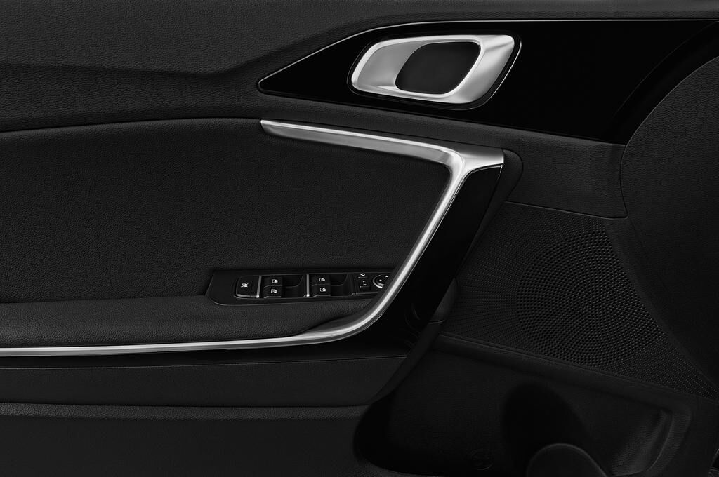 KIA Ceed (Baujahr 2019) Spirit 5 Türen Bedienungselemente Tür