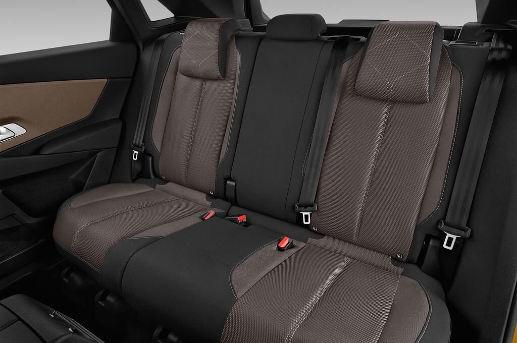 DS DS7 Crossback (Baujahr 2018) Be Chic 5 Türen Rücksitze