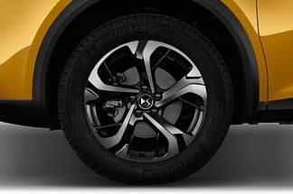 DS DS7 Crossback (Baujahr 2018) Be Chic 5 Türen Reifen und Felge