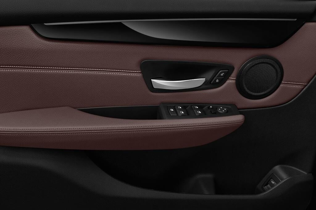 BMW 2 Series Gran Tourer (Baujahr 2018) Luxury Line 5 Türen Bedienungselemente Tür