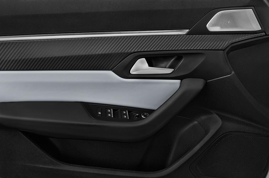 Peugeot 508 (Baujahr 2018) Allure 5 Türen Bedienungselemente Tür