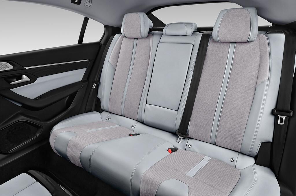 Peugeot 508 (Baujahr 2018) Allure 5 Türen Rücksitze