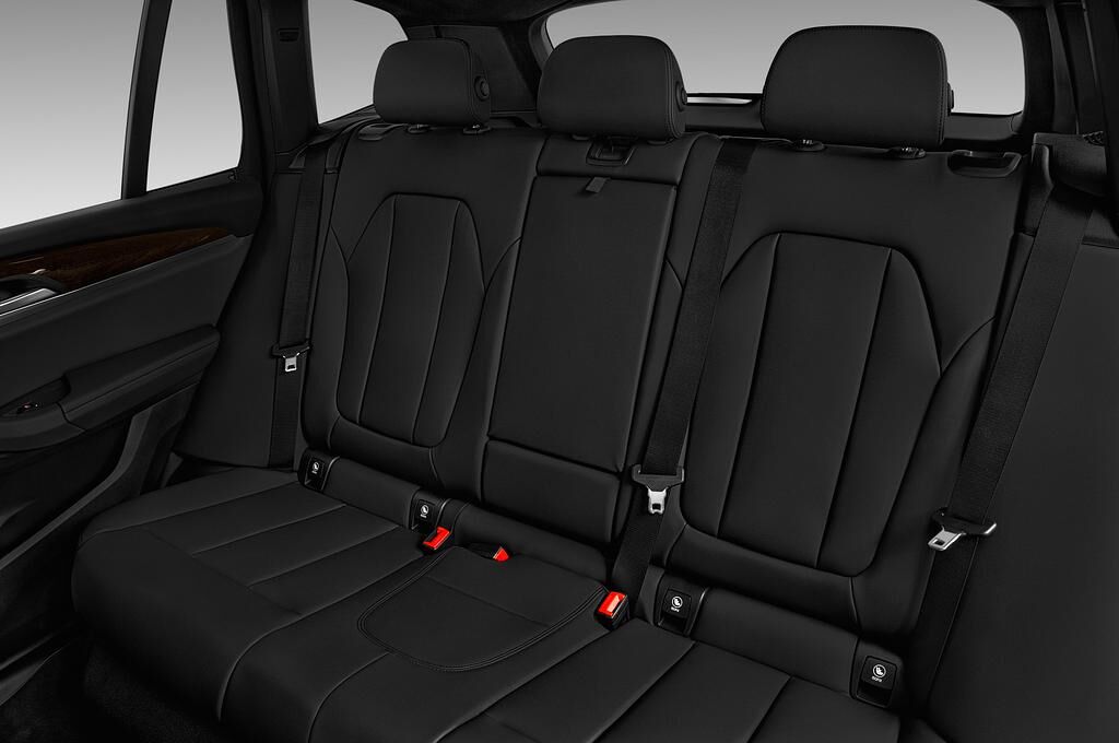 BMW X3 (Baujahr 2019) xLine 5 Türen Rücksitze