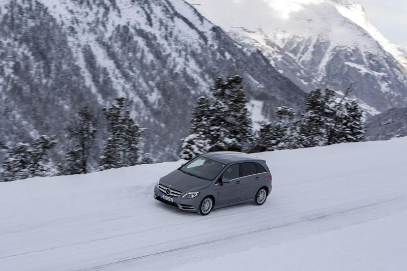 Im Schnee macht der Mercedes-Benz B220 4matic besonders viel Spaß