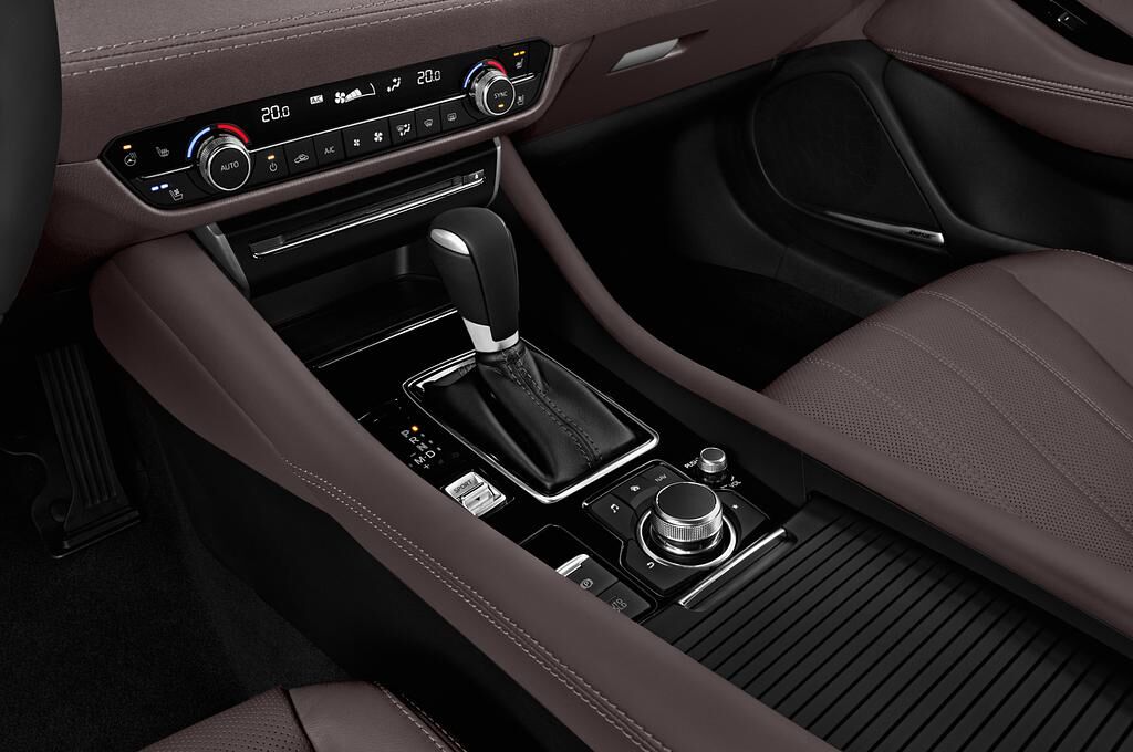 Mazda Mazda6 (Baujahr 2018) Sports Line 4 Türen Schalthebel