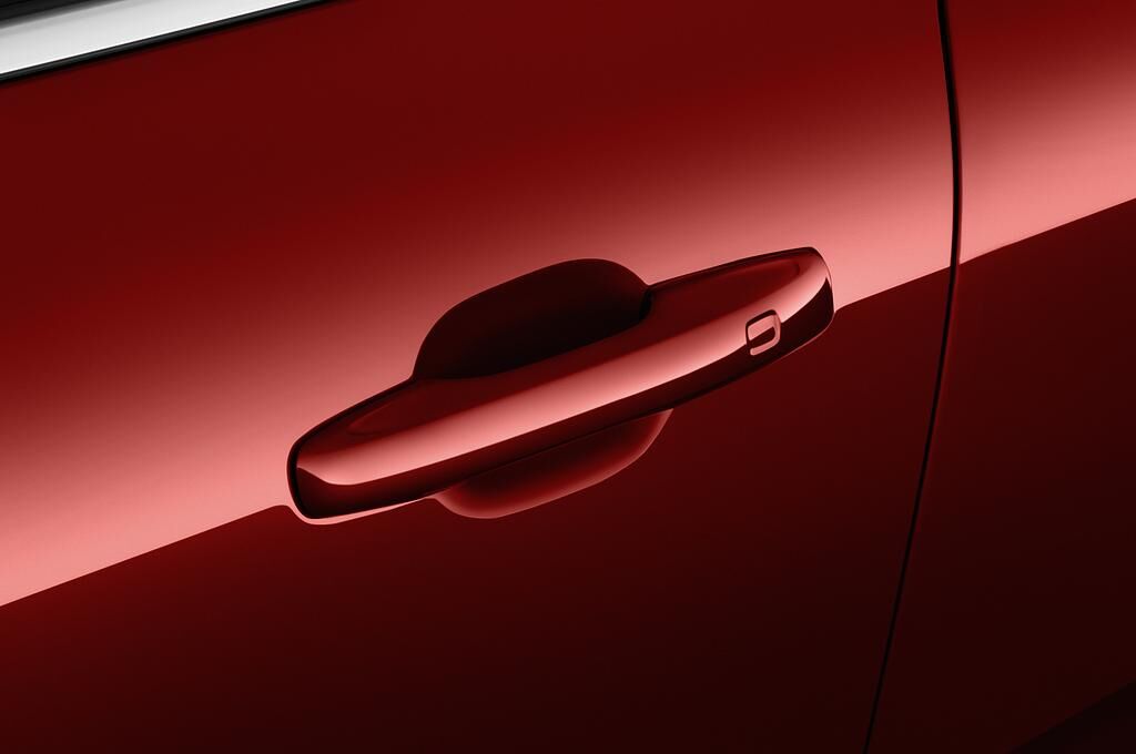 Volvo XC60 Plug-in Hybrid (Baujahr 2018) Inscription 5 Türen Türgriff