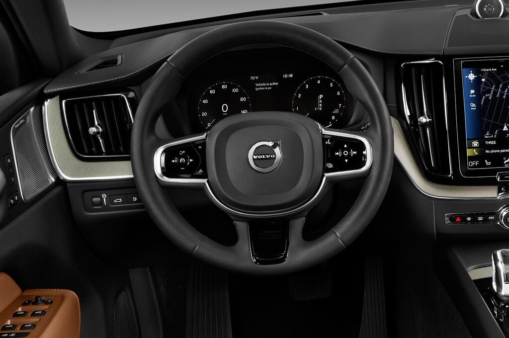 Volvo XC60 Plug-in Hybrid (Baujahr 2018) Inscription 5 Türen Lenkrad