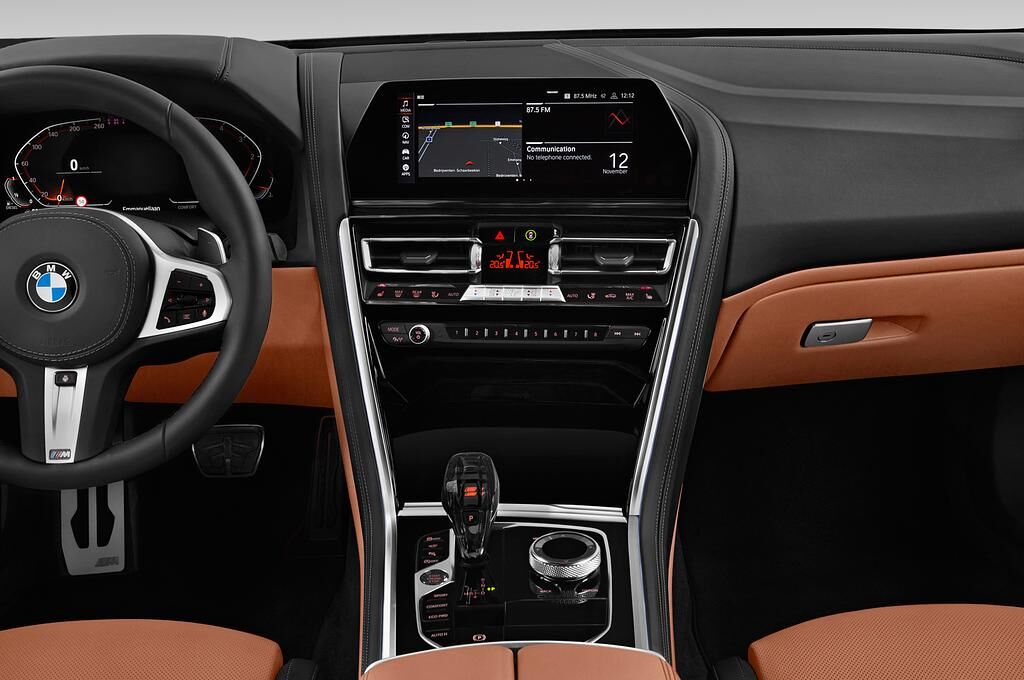 BMW 8 Series (Baujahr 2019) M Sport 2 Türen Mittelkonsole