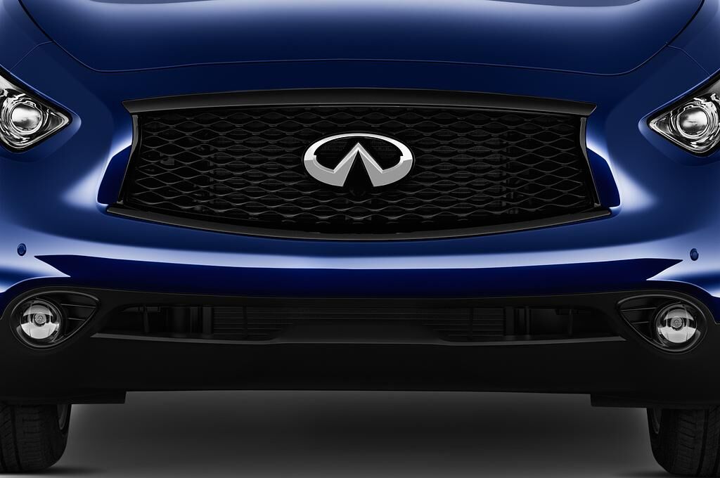 Infiniti QX70 (Baujahr 2018) S 5 Türen Kühlergrill und Scheinwerfer