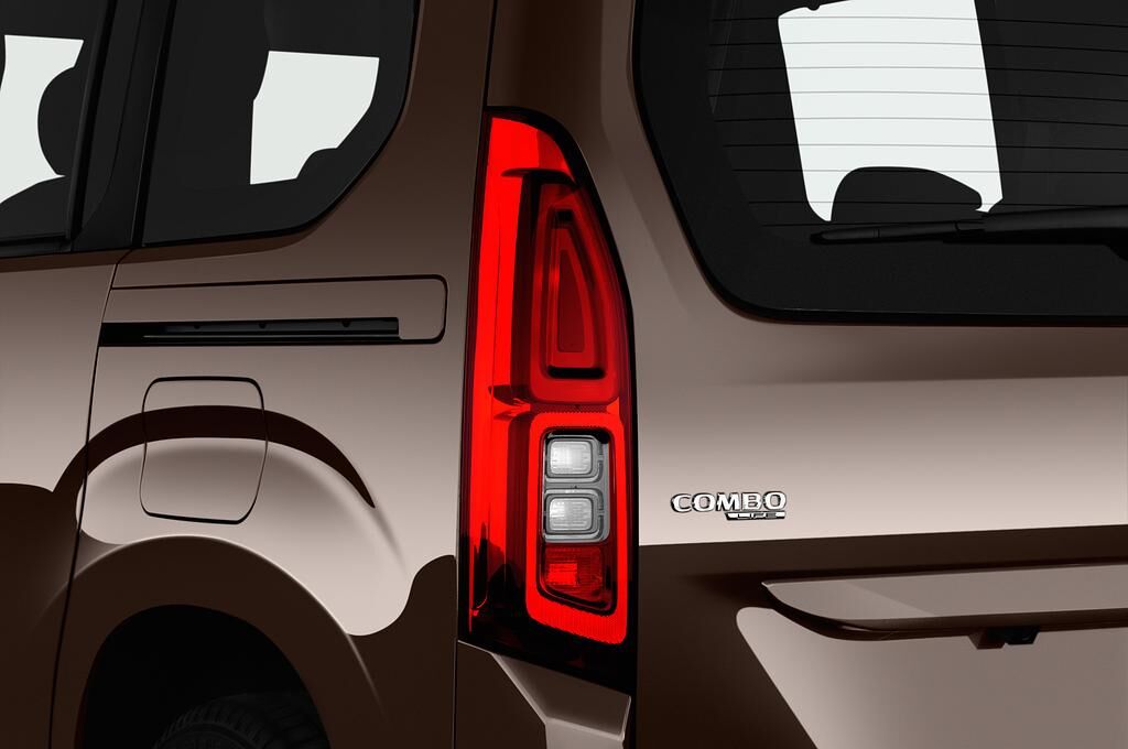 Opel Combo Life (Baujahr 2019) Innovation 5 Türen Rücklicht
