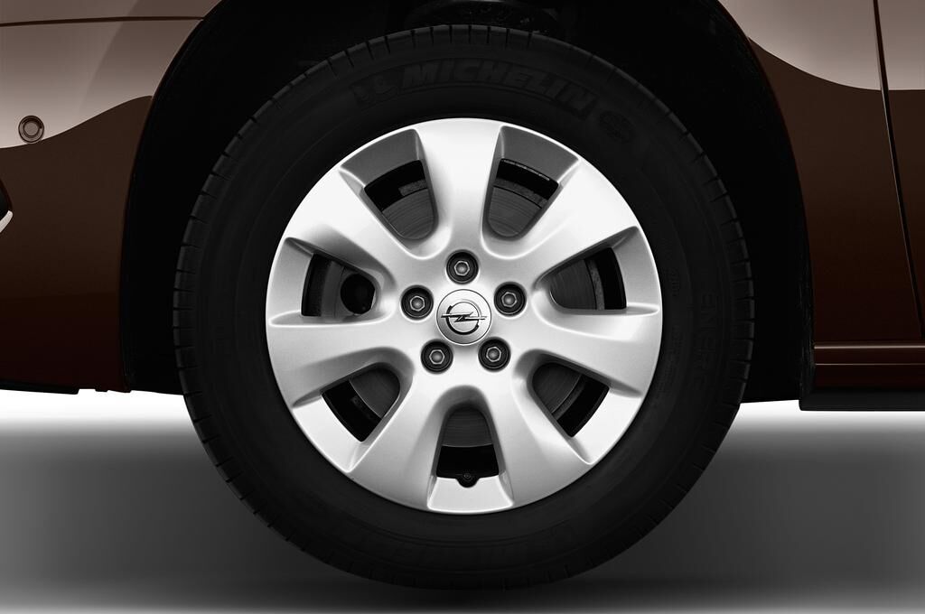 Opel Combo Life (Baujahr 2019) Innovation 5 Türen Reifen und Felge