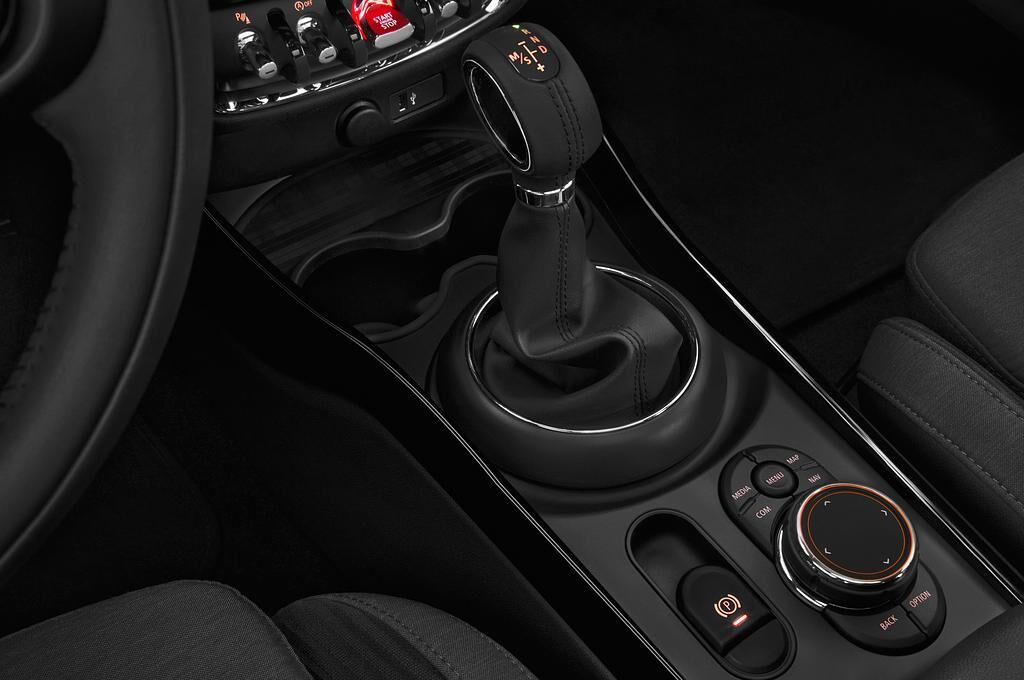 MINI Clubman (Baujahr 2018) Cooper 5 Türen Schalthebel