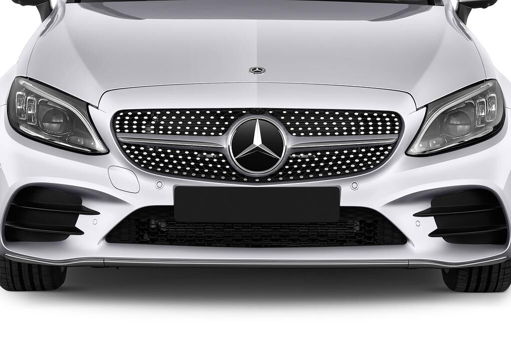 Mercedes C Class (Baujahr 2019) AMG Line 2 Türen Kühlergrill und Scheinwerfer