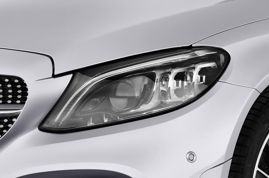 Mercedes C Class (Baujahr 2019) AMG Line 2 Türen Scheinwerfer