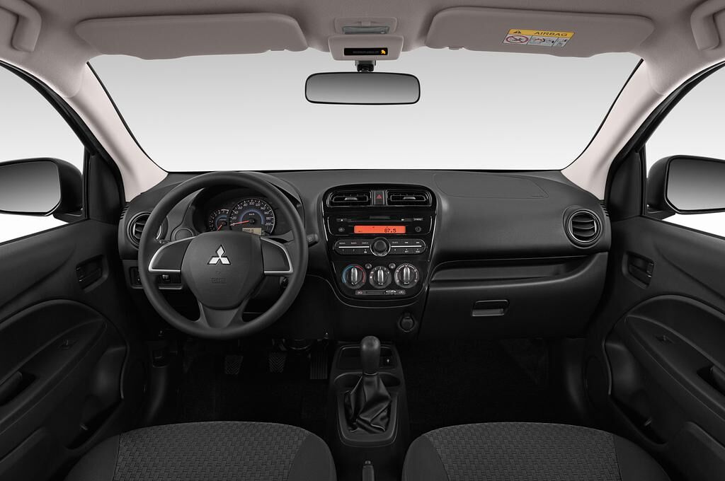 Mitsubishi Space Star (Baujahr 2019) Basis 5 Türen Cockpit und Innenraum