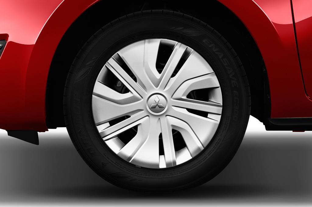 Mitsubishi Space Star (Baujahr 2019) Basis 5 Türen Reifen und Felge
