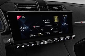 DS DS 7 Crossback (Baujahr 2019) Performance Line 5 Türen Radio und Infotainmentsystem