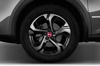 DS DS 7 Crossback (Baujahr 2019) Performance Line 5 Türen Reifen und Felge