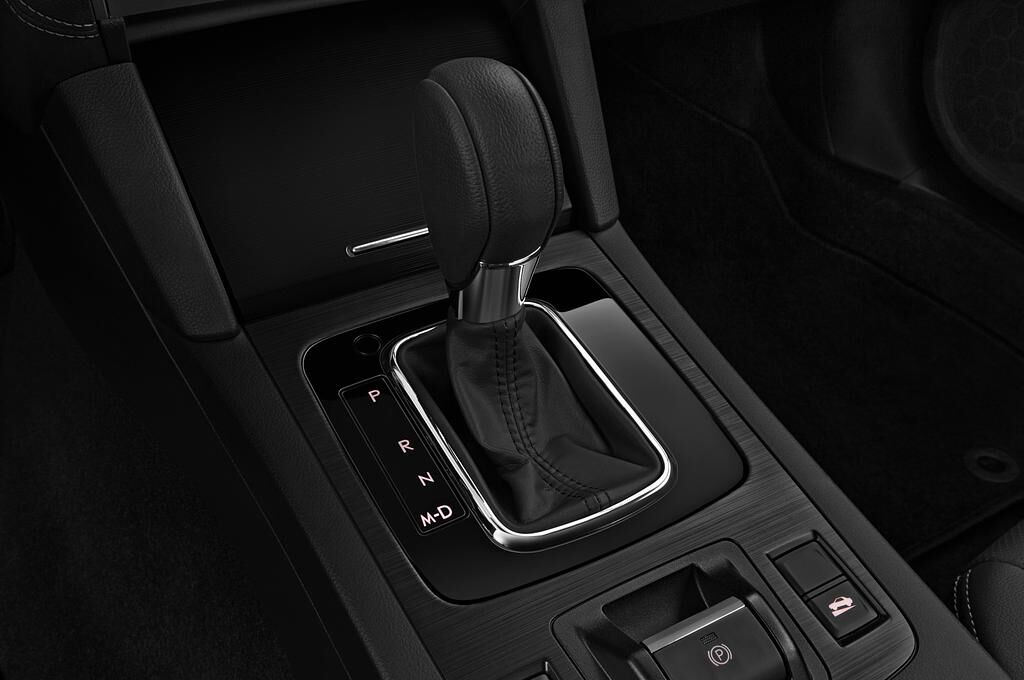 Subaru Outback (Baujahr 2019) Comfort 5 Türen Schalthebel