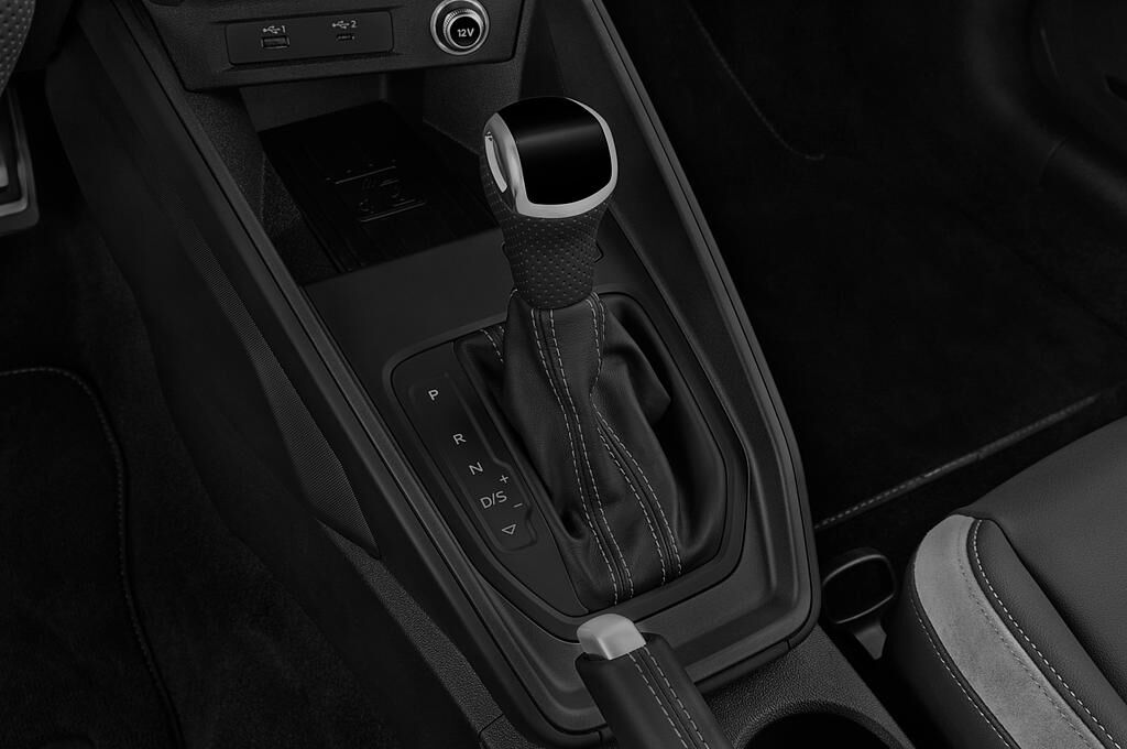 Audi A1 Sportback (Baujahr 2019) S Line 5 Türen Schalthebel