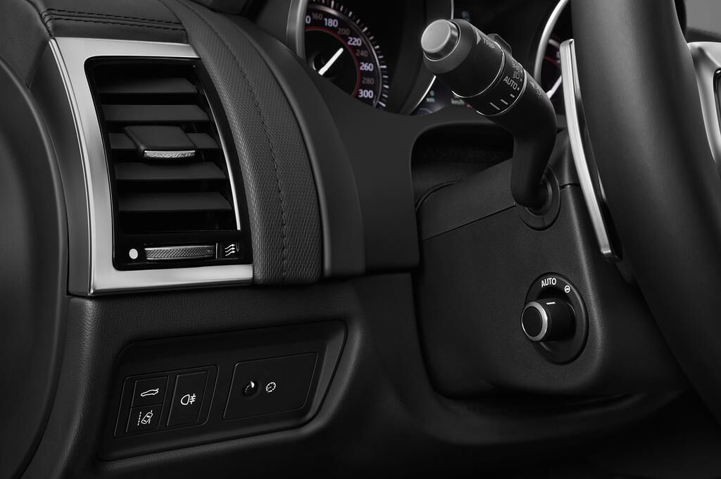 Jaguar F-Type (Baujahr 2019) R Dynamic 2 Türen Lüftung