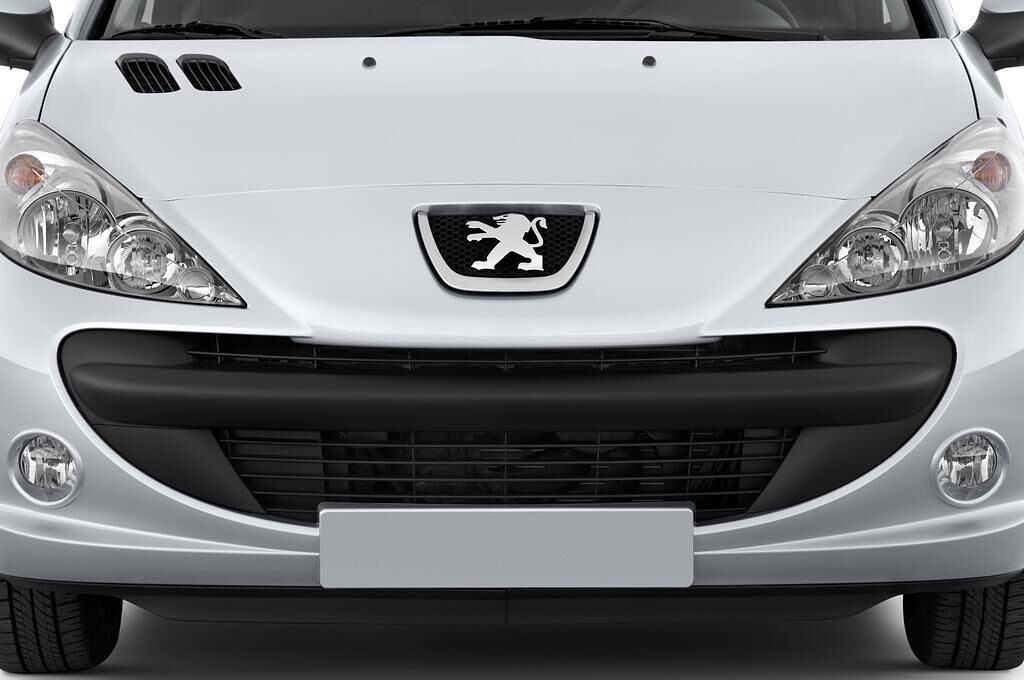 Peugeot 206+ (Baujahr 2009) - 3 Türen Kühlergrill und Scheinwerfer