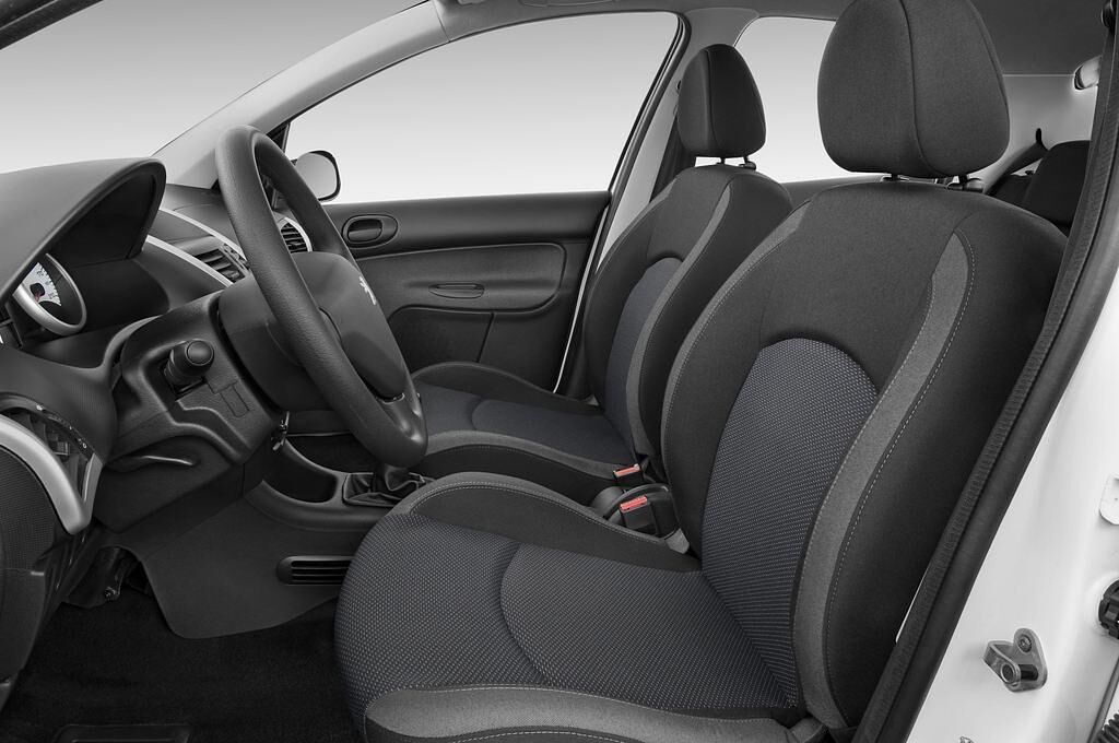 Peugeot 206+ (Baujahr 2010) - 5 Türen Vordersitze
