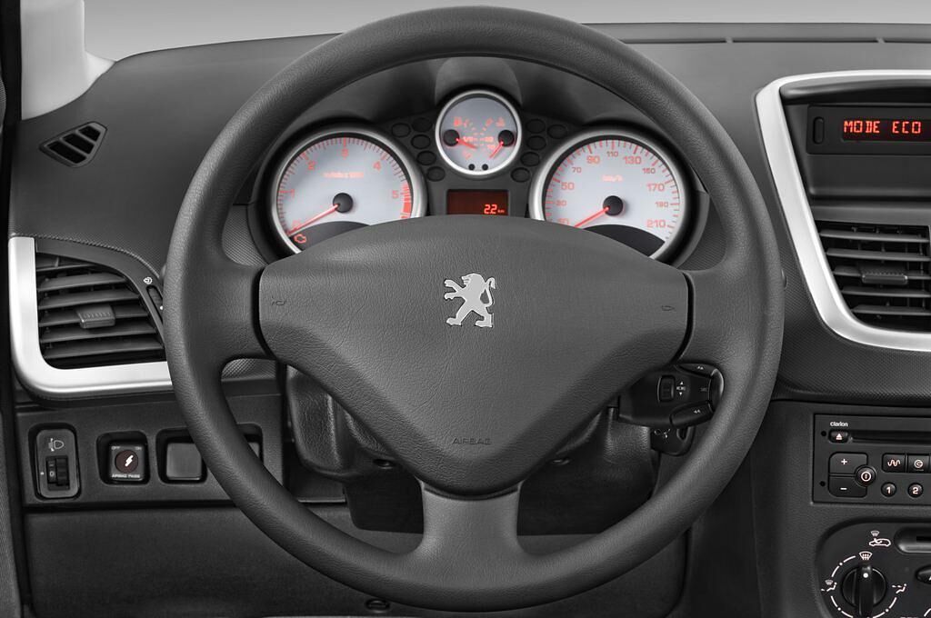 Peugeot 206+ (Baujahr 2010) - 5 Türen Lenkrad