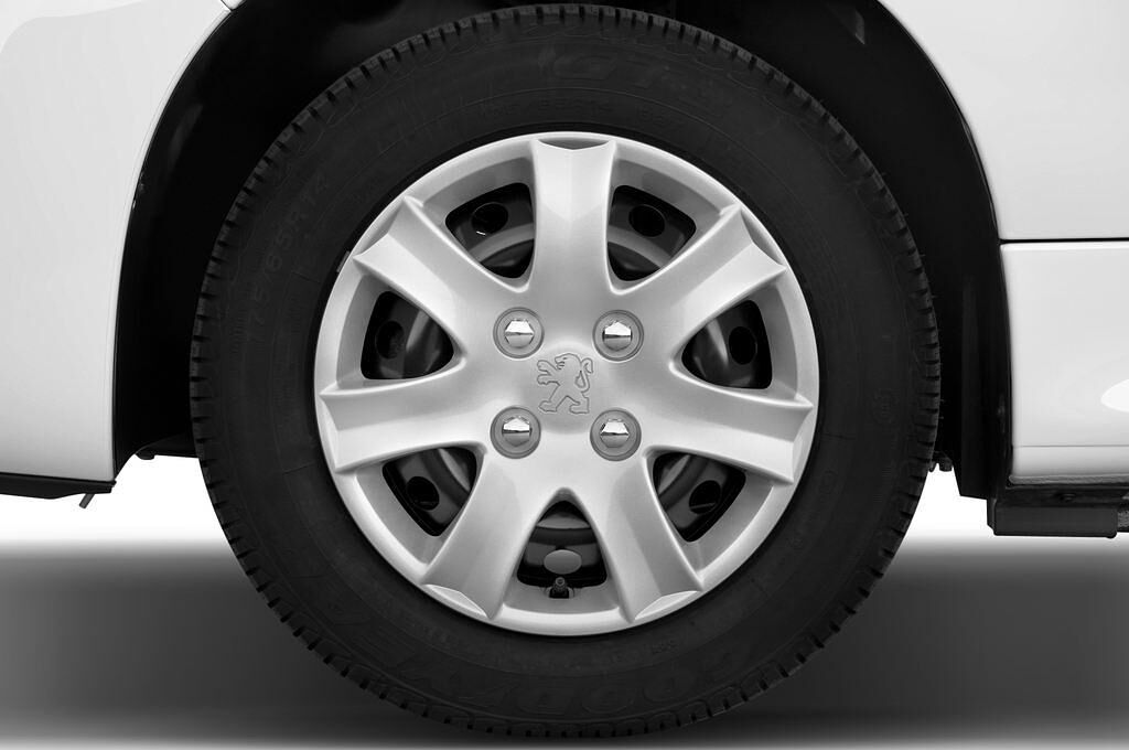 Peugeot 206+ (Baujahr 2010) - 5 Türen Reifen und Felge