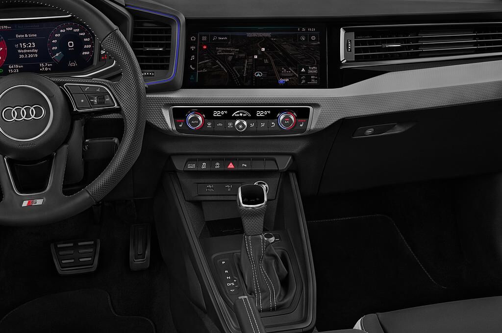 Audi A1 Sportback (Baujahr 2019) S Line 5 Türen Mittelkonsole